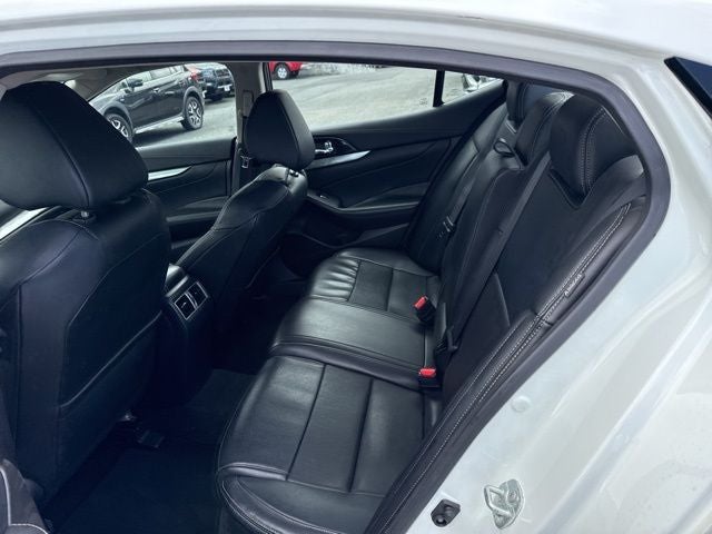 2023 Nissan Maxima SV