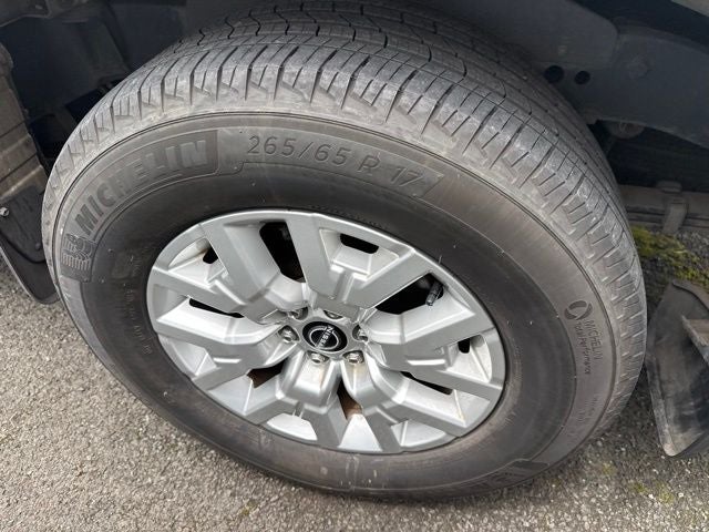 2024 Nissan Frontier SV