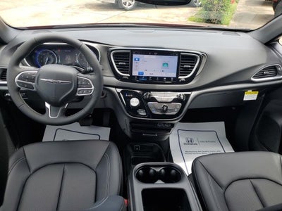 2025 Chrysler Voyager LX