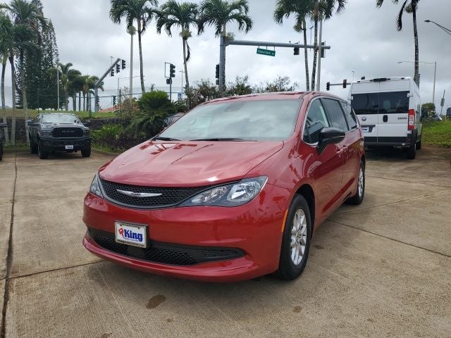 2025 Chrysler Voyager LX