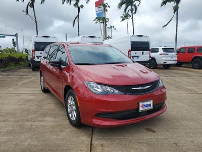 2025 Chrysler Voyager LX