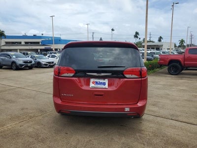 2025 Chrysler Voyager LX