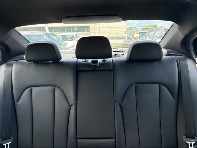 2025 BMW 3 Series 330i