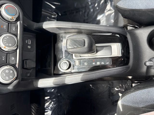 2023 Nissan Versa 1.6 SV