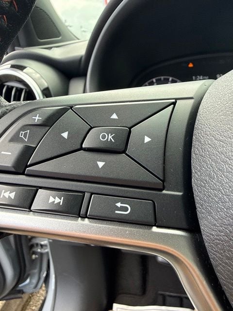 2021 Nissan Kicks SR