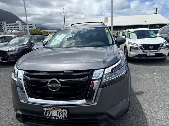 2022 Nissan Pathfinder SV