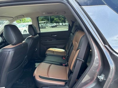 2022 Nissan Pathfinder SV
