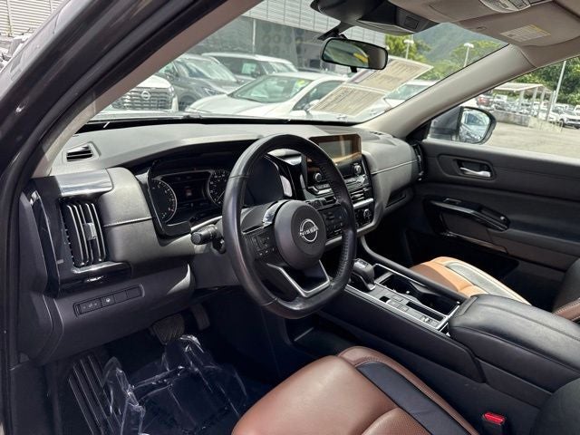 2022 Nissan Pathfinder SV