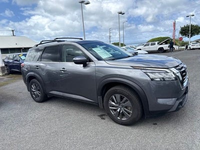 2022 Nissan Pathfinder SV
