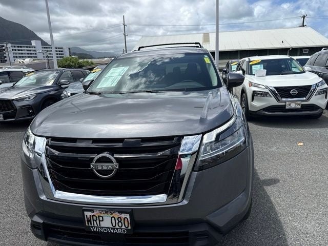 2022 Nissan Pathfinder SV