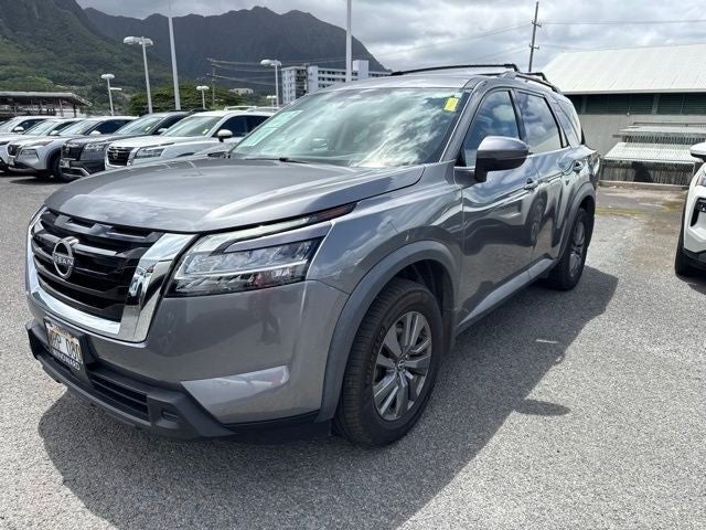 2022 Nissan Pathfinder SV