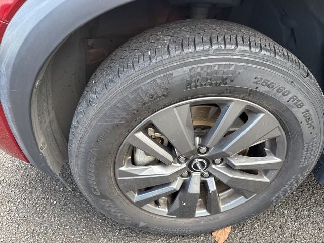 2022 Nissan Pathfinder SV