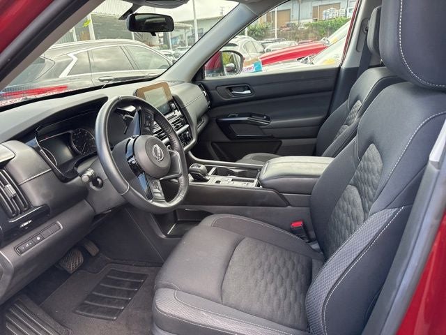 2022 Nissan Pathfinder SV