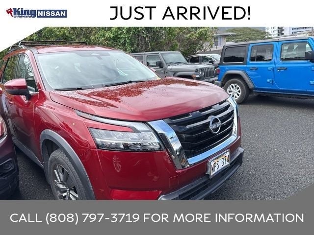 2022 Nissan Pathfinder SV