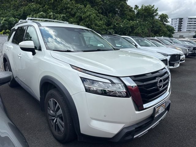2023 Nissan Pathfinder SL