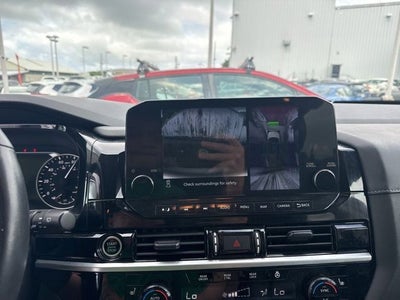 2023 Nissan Pathfinder SL