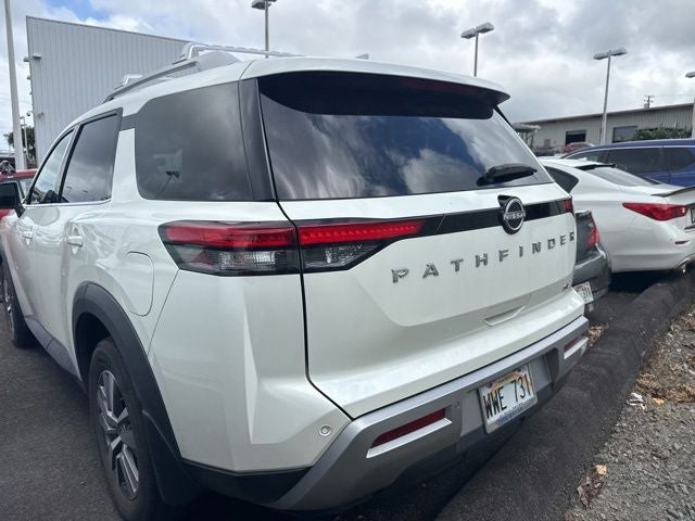 2023 Nissan Pathfinder SL
