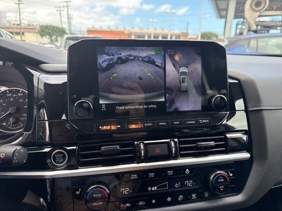 2023 Nissan Pathfinder SL