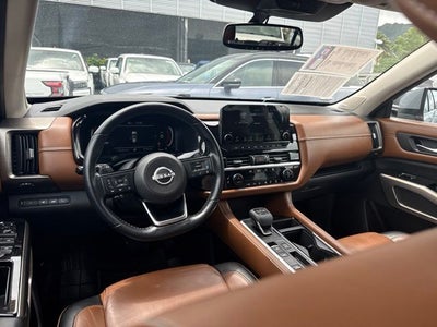 2022 Nissan Pathfinder Platinum