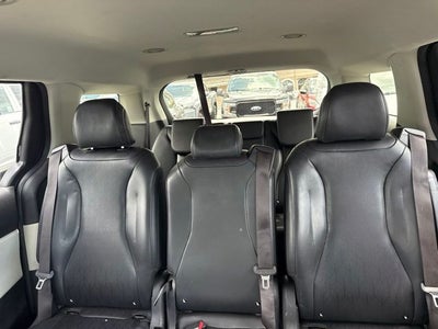 2022 Kia Carnival LX