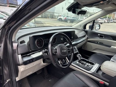 2022 Kia Carnival LX