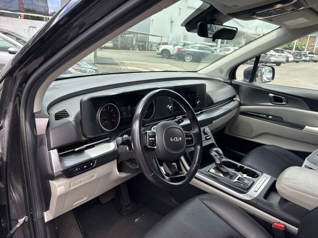 2022 Kia Carnival LX